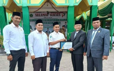 Siswa MTsN 3 Terima Anugerah Literasi, Ahmad Kazim Assabil Paling Produktif