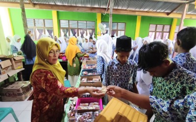 Meningkatkan Pelayanan Madrasah Melalui Pengelolaan Kantin Koperasi Taswiyah MTsN 3 Aceh Timur