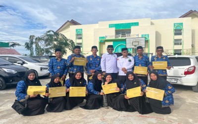 Resmi Jadi PPPK, 18 Tenaga Pendidik dan Kependidikan MTsN 3 Aceh Timur Terima SK