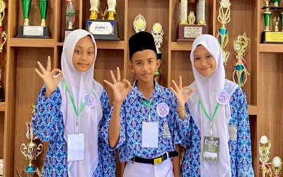 Raih Juara 2 Lomba Puisi COMIC 2025 Siswi MTsN 3 Aceh Timur Ukir Prestasi di MAN IC