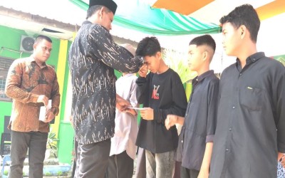 Maulid Nabi di MTsN 3 Atim, Yatim-Piatu Terima Santunan